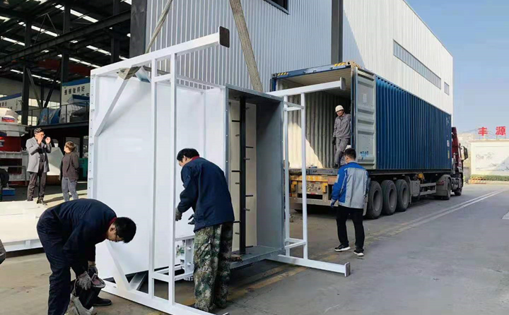 顆粒生產(chǎn)線設(shè)備裝車(chē)中 顆粒生產(chǎn)線設(shè)備裝車(chē)中