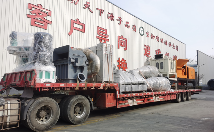 由于山東顆粒機質(zhì)量與價格并存，在市場的所占比例越來越大，越來越多的客戶選擇與山東顆粒機廠家合作，購買鋸末顆粒機、破碎機、粉碎機等設(shè)備。