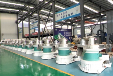 新手開(kāi)顆粒廠(chǎng)，該選小型還是大型木屑顆粒機(jī)？